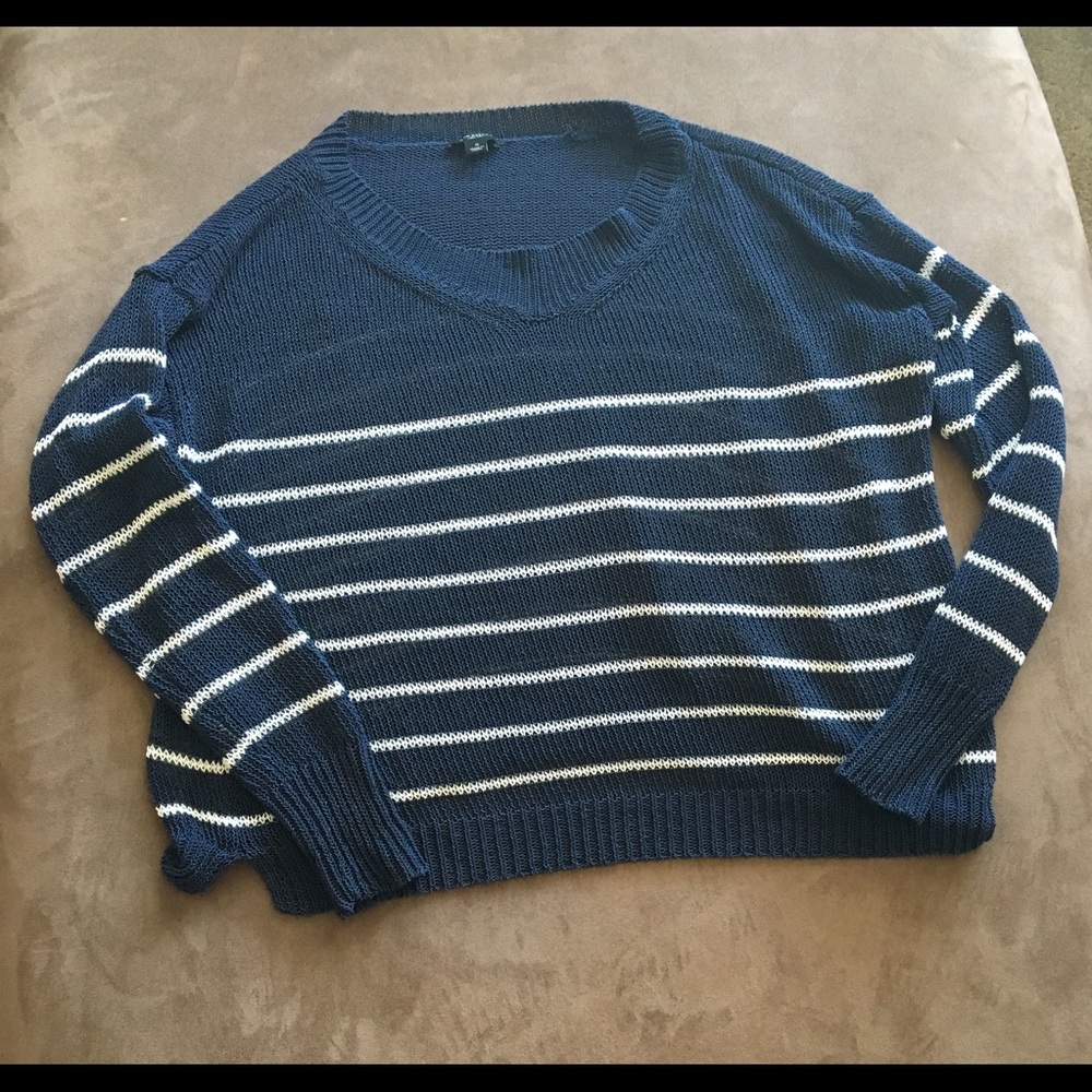 🌸Sale 3 for $10🌸 Ann Taylor Striped Sweater